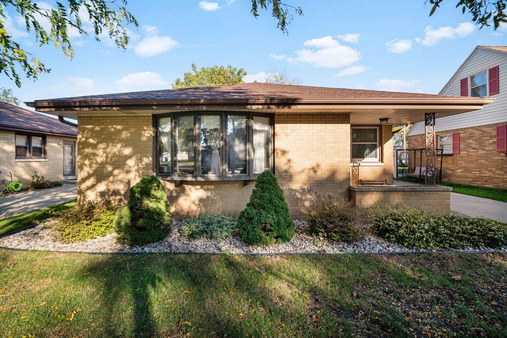 4758 S 22nd street STREET S, Milwaukee, WI 53221