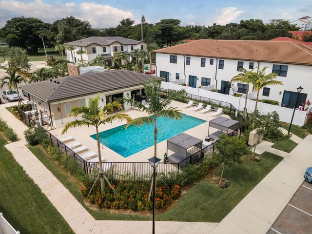 708 Del Vista Road, Pompano Beach, FL 33069