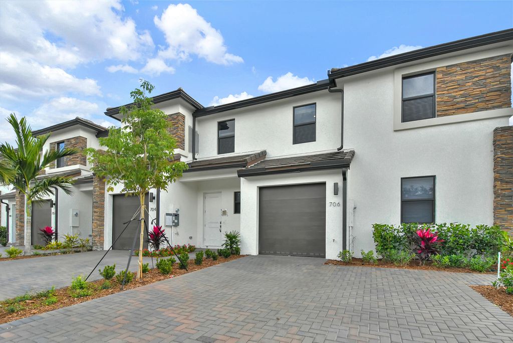 708 Del Vista Road, Pompano Beach, FL 33069