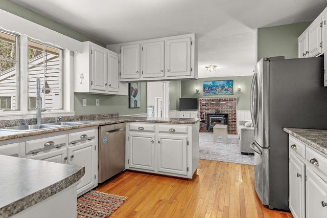 5 Goodwin Road, Hampton Falls, NH 03844