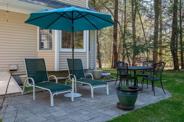 5 Goodwin Road, Hampton Falls, NH 03844
