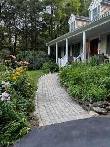 5 Goodwin Road, Hampton Falls, NH 03844