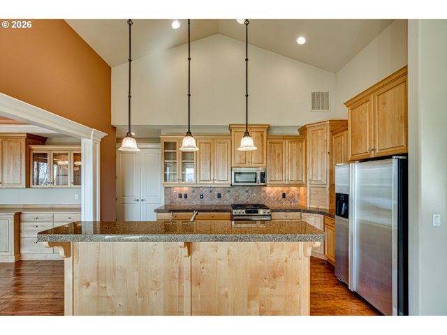 2327 36TH St, Washougal, WA 98671