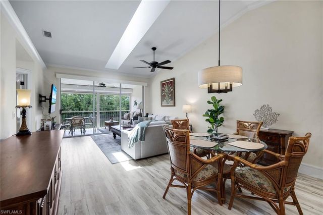 526 Lake Louise CIR 402, Naples, FL 34110