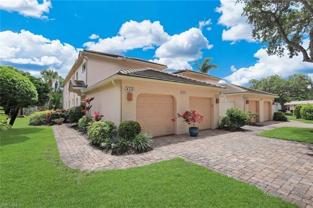 526 Lake Louise CIR 402, Naples, FL 34110