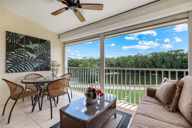 526 Lake Louise CIR 402, Naples, FL 34110