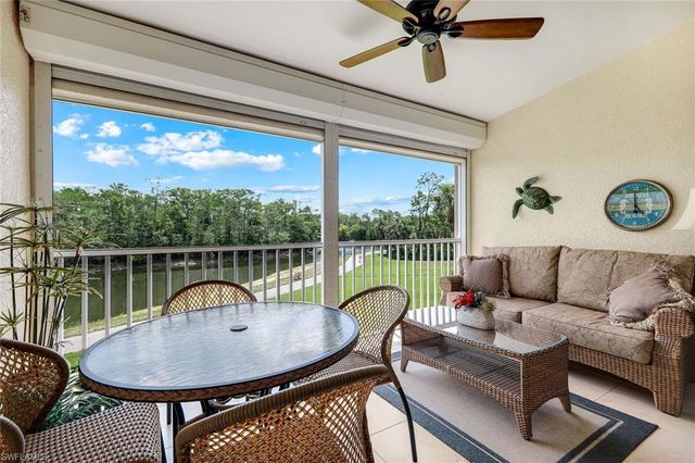 526 Lake Louise CIR 402, Naples, FL 34110