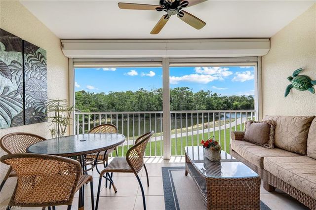526 Lake Louise CIR 402, Naples, FL 34110