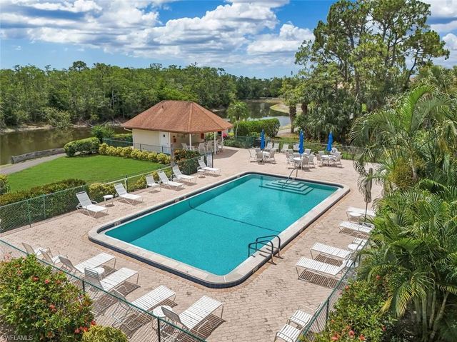 526 Lake Louise CIR 402, Naples, FL 34110