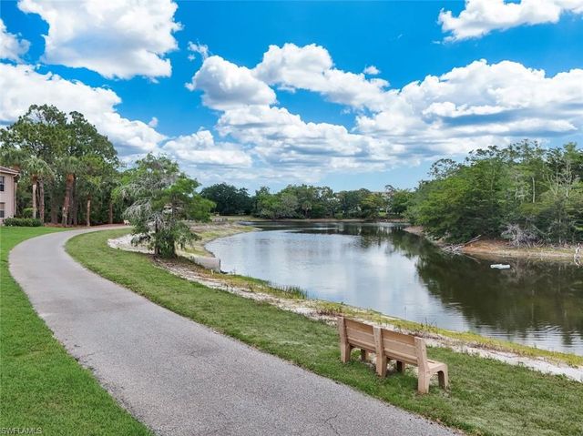 526 Lake Louise CIR 402, Naples, FL 34110
