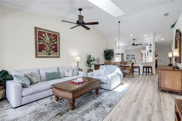 526 Lake Louise CIR 402, Naples, FL 34110
