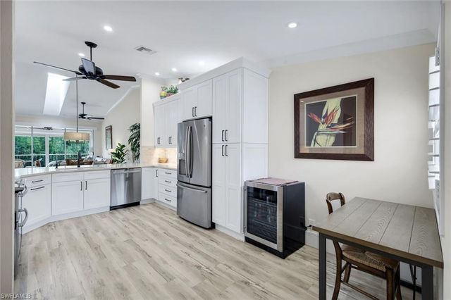 526 Lake Louise CIR 402, Naples, FL 34110