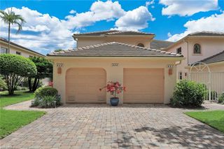 526 Lake Louise CIR 402, Naples, FL 34110