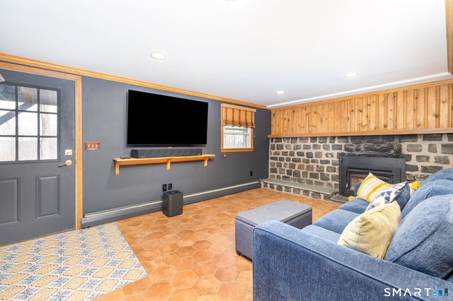 481 Gaylord Mountain Road, Hamden, CT 06518