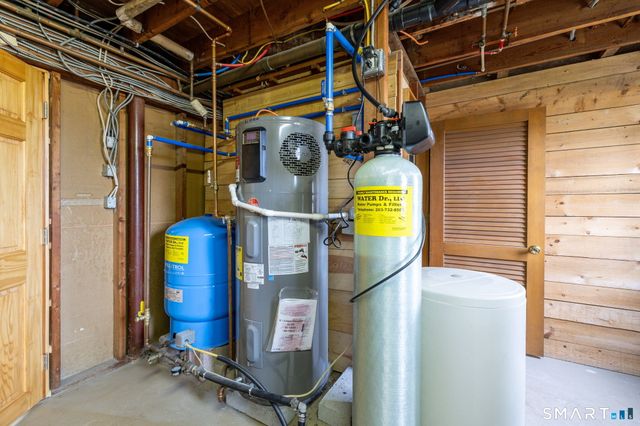 481 Gaylord Mountain Road, Hamden, CT 06518