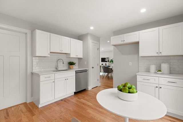 7 Barracks Road 7, Hudson, MA 01749