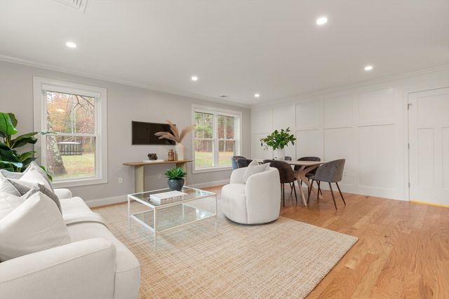 7 Barracks Road 7, Hudson, MA 01749