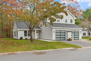 7 Barracks Road 7, Hudson, MA 01749