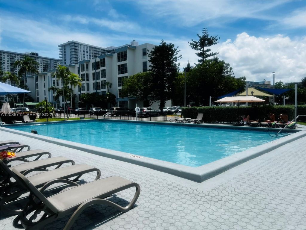 17570 Atlantic Boulevard 206, Sunny Isles Beach, FL 33160