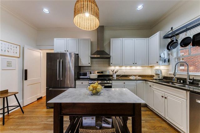 654 Cresthill NE Avenue, Atlanta, GA 30306