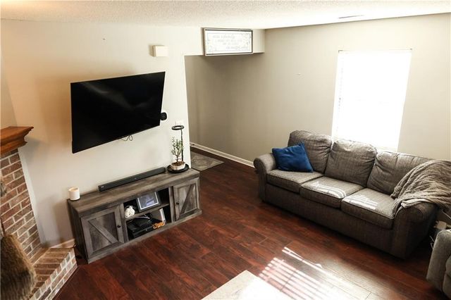 520 NE Knox Street D, Blue Springs, MO 64014