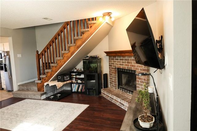 520 NE Knox Street D, Blue Springs, MO 64014