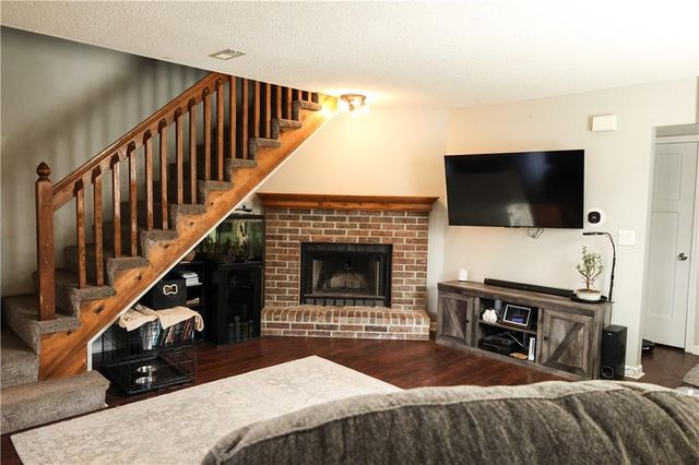 520 NE Knox Street D, Blue Springs, MO 64014