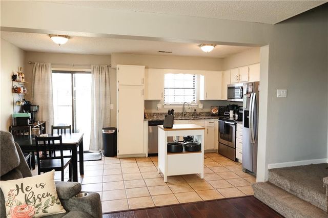 520 NE Knox Street D, Blue Springs, MO 64014