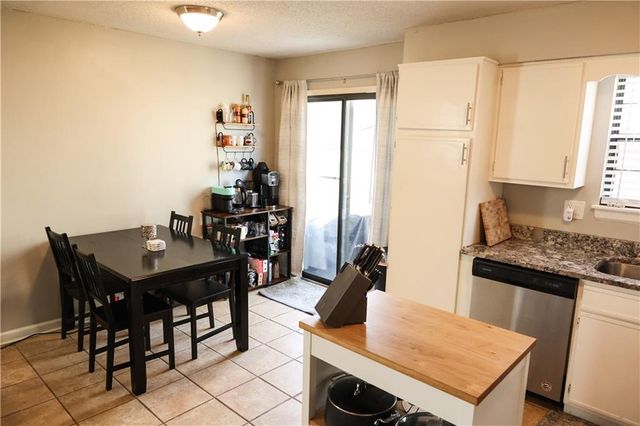 520 NE Knox Street D, Blue Springs, MO 64014