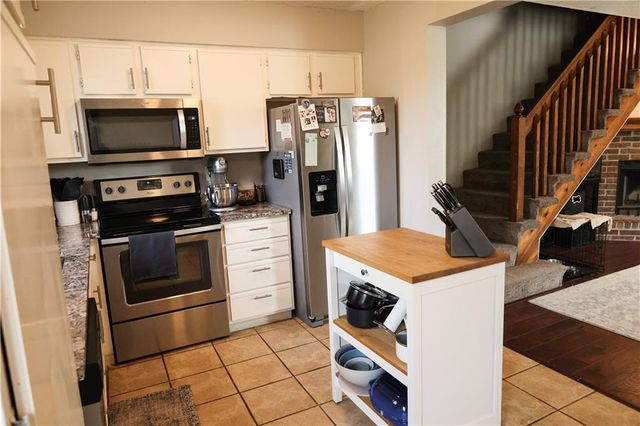 520 NE Knox Street D, Blue Springs, MO 64014