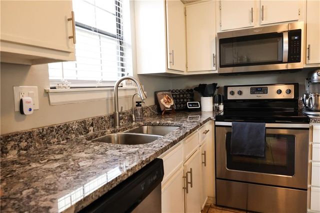 520 NE Knox Street D, Blue Springs, MO 64014