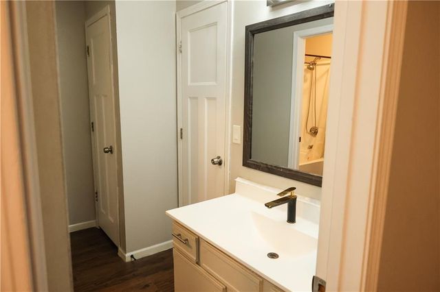 520 NE Knox Street D, Blue Springs, MO 64014