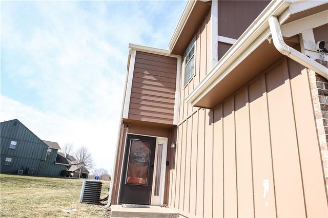 520 NE Knox Street D, Blue Springs, MO 64014