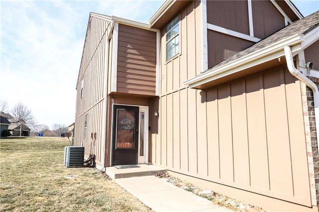 520 NE Knox Street D, Blue Springs, MO 64014