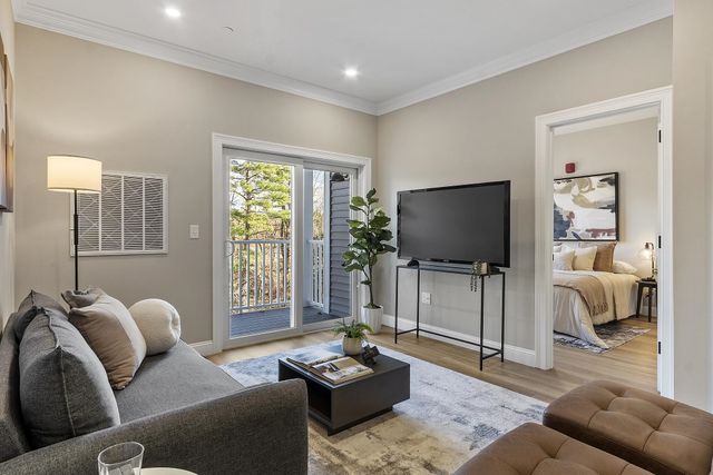 10100 S Willow St Unit 209, Manchester, NH 03103