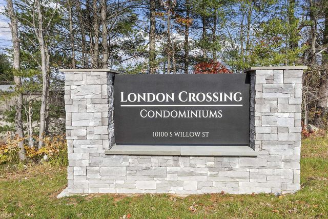 10100 S Willow St Unit 209, Manchester, NH 03103