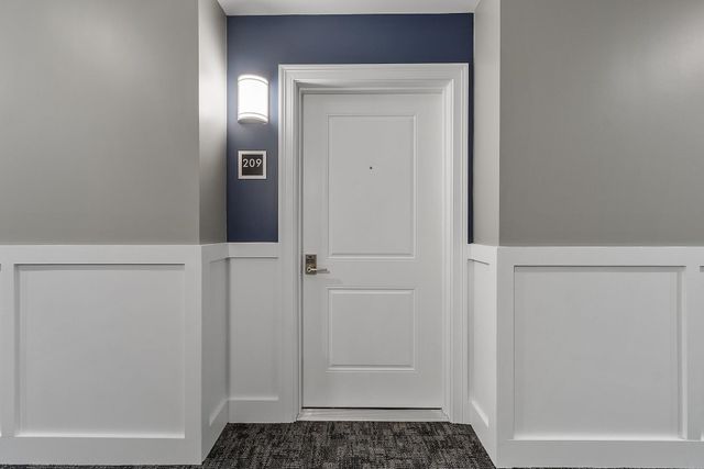 10100 S Willow St Unit 209, Manchester, NH 03103