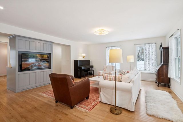 4111 Morningside Road, Edina, MN 55416