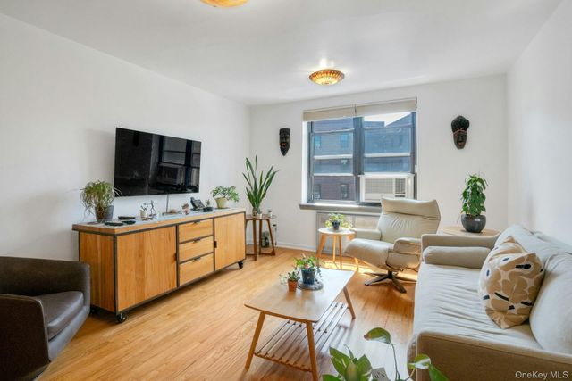 445 W 240th Street 6A, Bronx, NY 10463