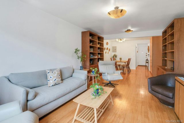 445 W 240th Street 6A, Bronx, NY 10463