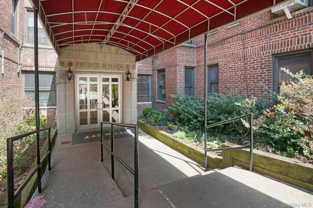 445 W 240th Street 6A, Bronx, NY 10463