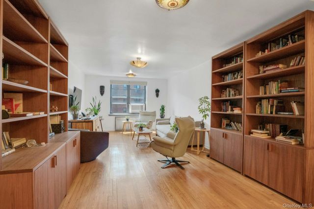 445 W 240th Street 6A, Bronx, NY 10463