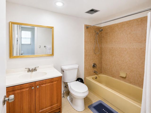 2750 W Sunrise Lakes Drive W 112, Sunrise, FL 33322