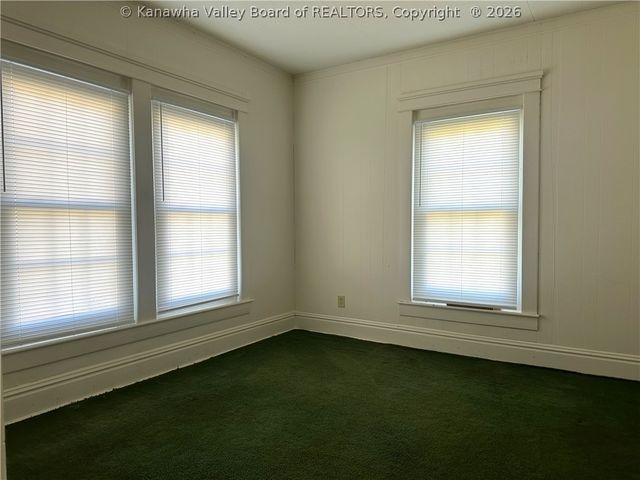 619 4th Avenue, Montgomery, WV 25136