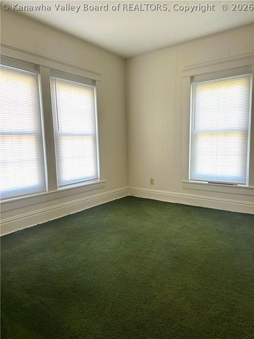 619 4th Avenue, Montgomery, WV 25136