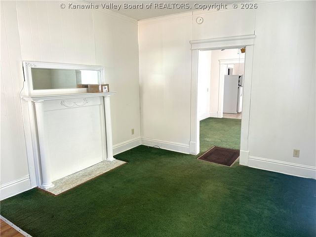 619 4th Avenue, Montgomery, WV 25136