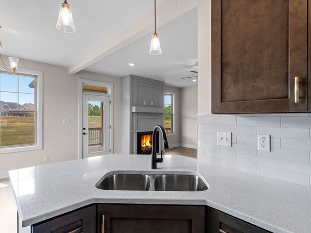 124 Cottage Ln, Clarksville, TN 37043