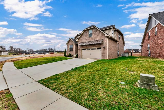 124 Cottage Ln, Clarksville, TN 37043