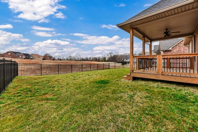 124 Cottage Ln, Clarksville, TN 37043