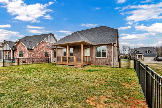 124 Cottage Ln, Clarksville, TN 37043